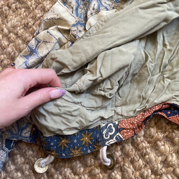 Unique Nativewear Designs cropped quilted Jacket - Picture 6 of 7